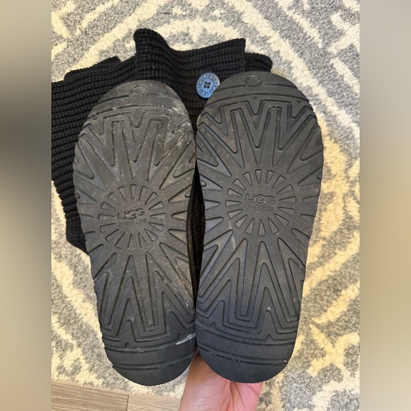 Classic tall Cardy UGGS - Picture 9 of 9